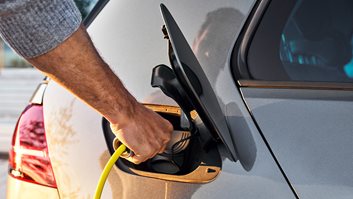 Vitesco Technologies gewinnt Milliarden-Auftrag mit Hochvolt-Inverter